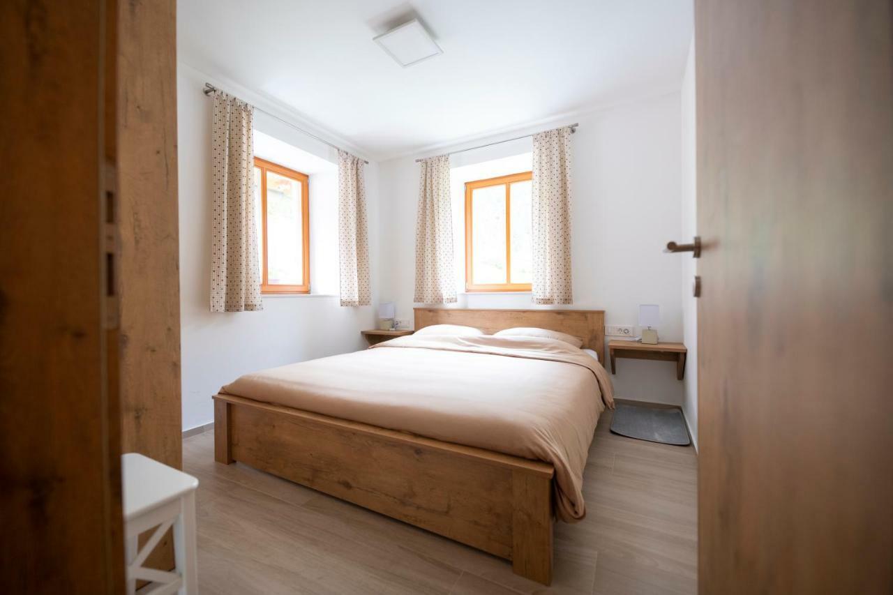 Hisa Urska Apartamento Log pod Mangartom Exterior foto